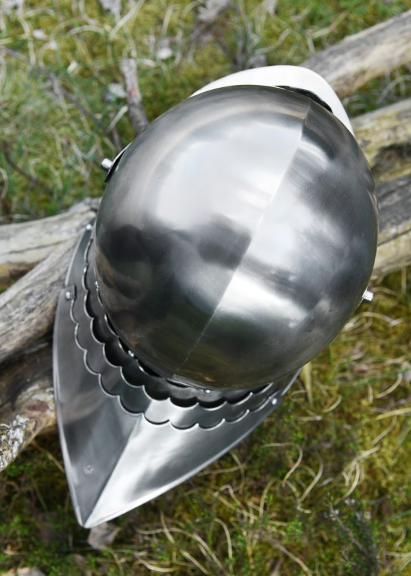 Salade gothique, vers 1480, acier de 2 mm