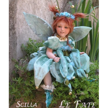 Fée Scilla, Poupée fée en porcelaine de 36 cm