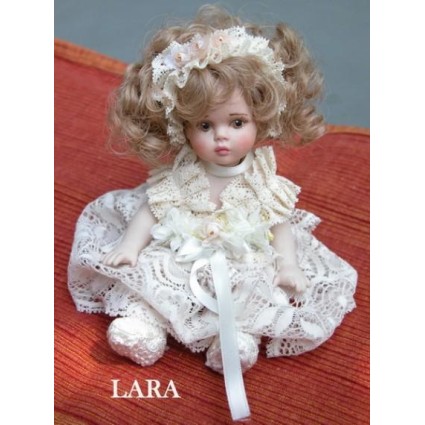 Poupée Porcelaine, Lara