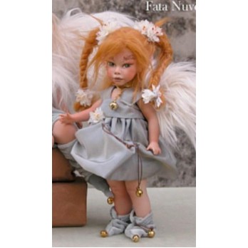 Fée Nuage,  Poupée fée en porcelaine de 21cm