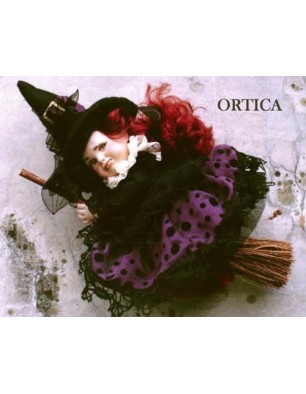 Poupée Sorcière Ortica - Poupée Porcelaine Collection, 28 cm
