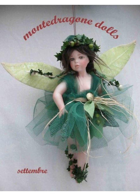 Fée Septembre, Poupée fée en porcelaine de 28 cm