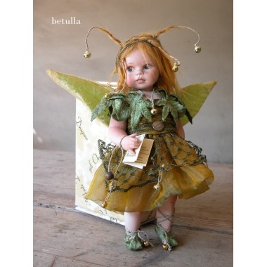 Fée Bouleau - Poupée fée en porcelaine de 30 cm