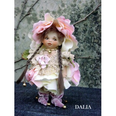 Poupée Fée Dahlia Rose, Collection de poupée fée en porcelaine