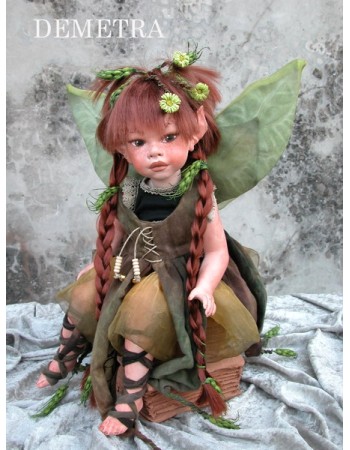 Fée Demetra, Poupée fée en porcelaine de 36 cm