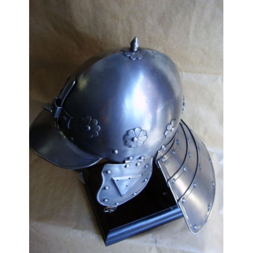 Chapelle de Fer - Casque Médiéval