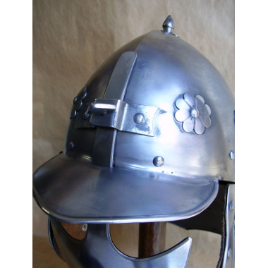 Chapelle de Fer - Casque Médiéval