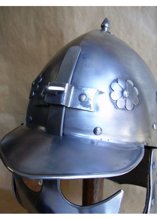 Chapelle de Fer - Casque Médiéval