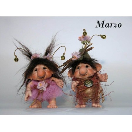 Poupée Porcelaine Elfe, Trugg des mois