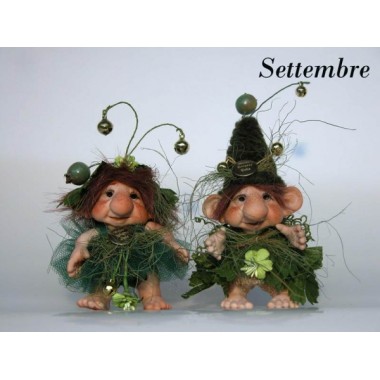 Poupée Porcelaine Elfe, Trugg des mois