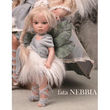 Fée Brouillard, Poupée fée en porcelaine de 22 cm