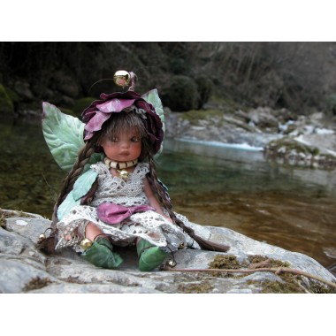 Fée Primrose, Poupée fée en porcelaine de 18 cm