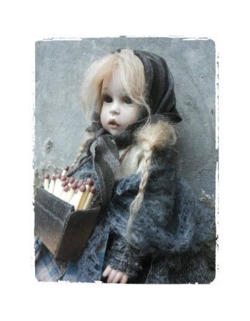 Poupée Porcelaine La Petite Fille aux allumettes
