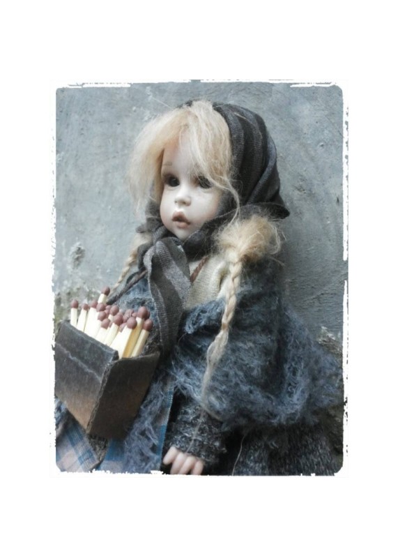 Poupée Porcelaine La Petite Fille aux allumettes