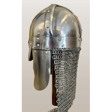 Casque viking à cotte de mailles rivetée