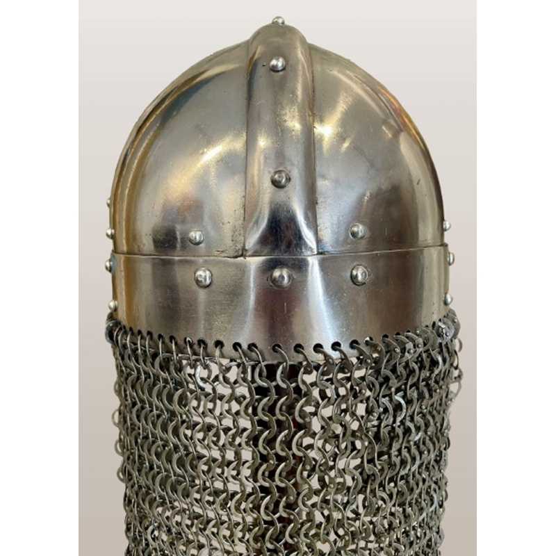 Casque viking à cotte de mailles rivetée