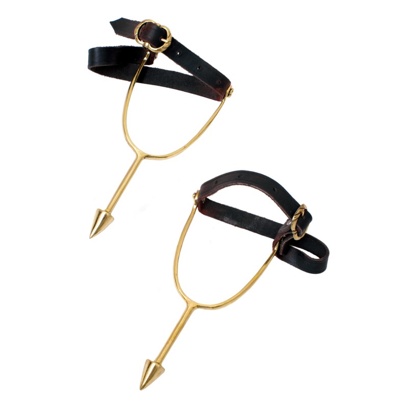 Éperons équestres normands en laiton